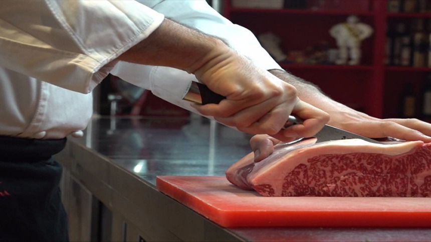 被隔离两次后 意大利厨师马尔科复工了！